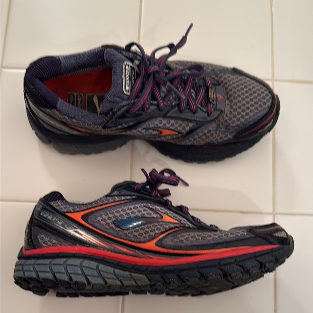 Brooks Women's Gray and Pink GHOST 7 GTX Running Shoes - Size 6